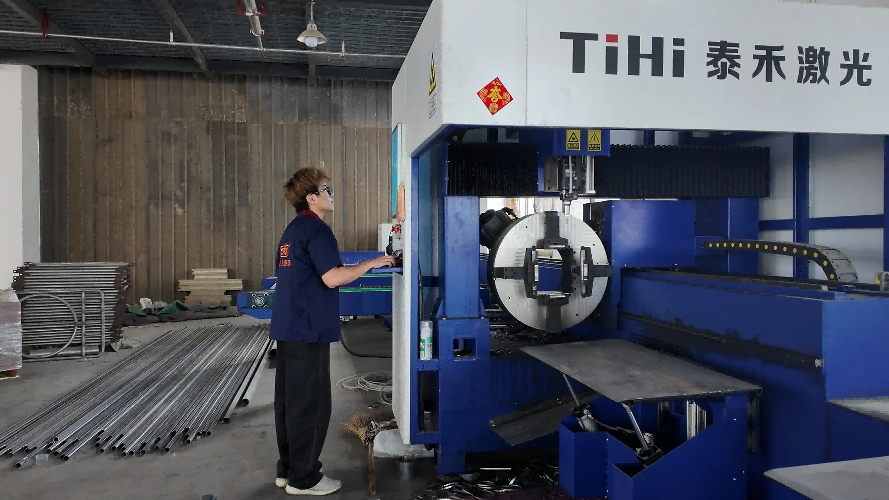Computer-controlled tube cutting for playground structure components at ZZRS